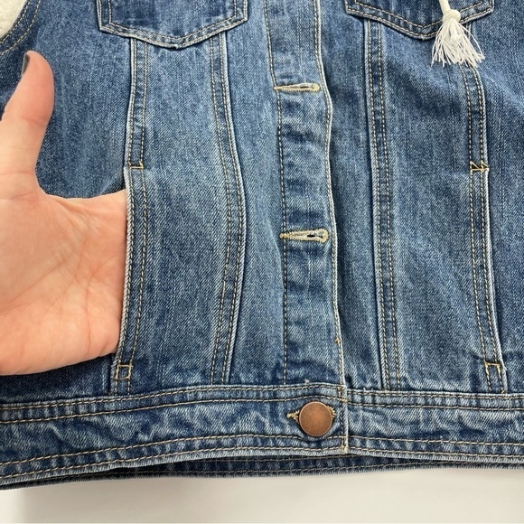 CREAM SHERPA SLEEVE HOODED BLUE DENIM JACKET NWT‎ - Picture 8 of 9